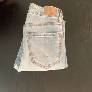 Aeropostal semi ripped jeans 👖